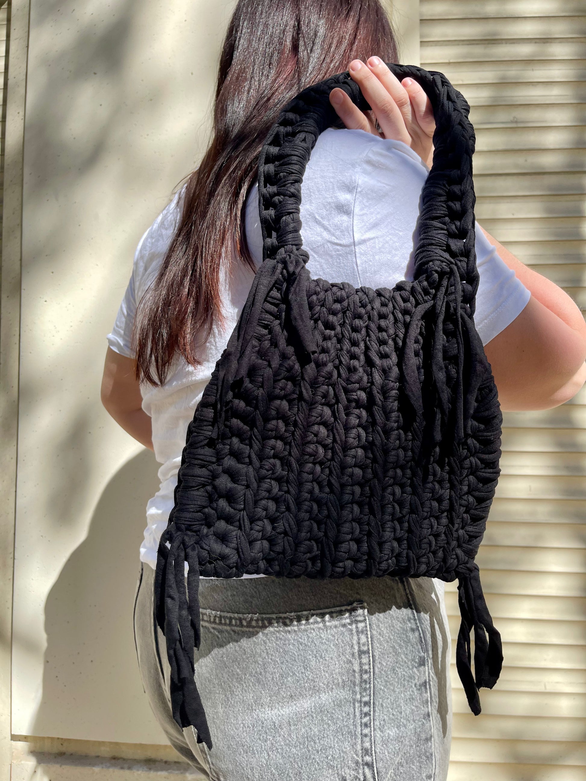 sac a main noir et crochet design