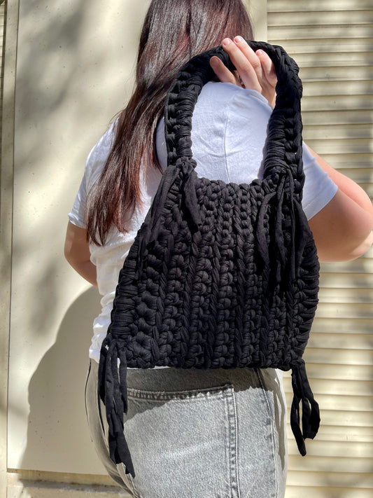 sac a main noir et crochet design